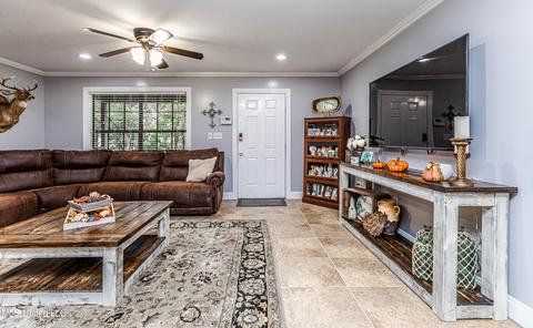140 Alton Cir, Benton, MS 39039 photo 6