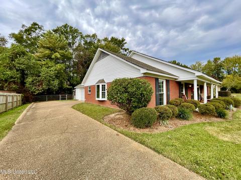 6115 Kristen Dr, Jackson, MS 39211 photo 2