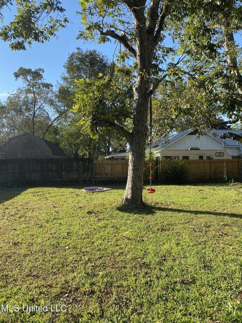 210 Royal Dr, Long Beach, MS 39560 photo 9