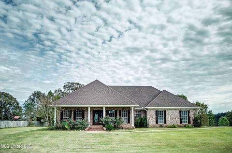 166 Grandview Dr, Florence, MS 39073 photo 2