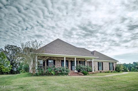 166 Grandview Dr, Florence, MS 39073 photo 3