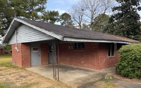 302 Mead St, Forest, MS 39074 photo 1
