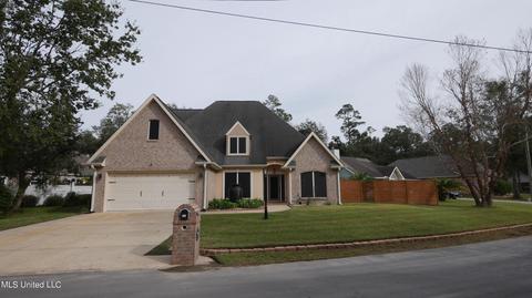 633 Bambo St, Diamondhead, MS 39525 photo 1