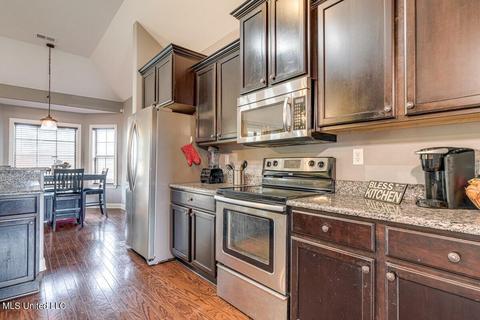 13246 Baskins Cv, Olive Branch, MS 38654 photo 6