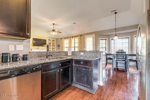 13246 Baskins Cv, Olive Branch, MS 38654 photo 5