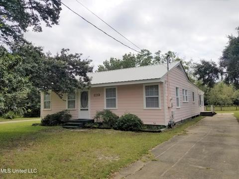 1125 E Old Pass Rd, Long Beach, MS 39560 photo 1