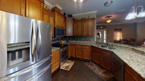136 Henry Tanner Rd, Lucedale, MS 39452 photo 6