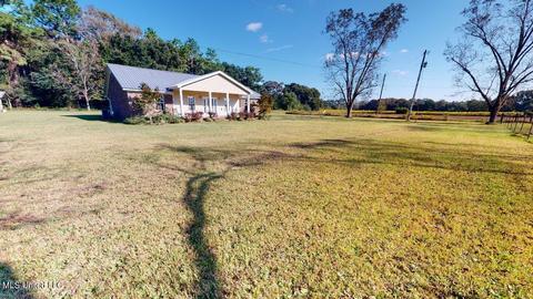 136 Henry Tanner Rd, Lucedale, MS 39452 photo 4