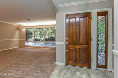 5237 Saratoga Dr, Jackson, MS 39211 photo 2