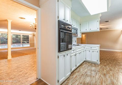 5237 Saratoga Dr, Jackson, MS 39211 photo 12