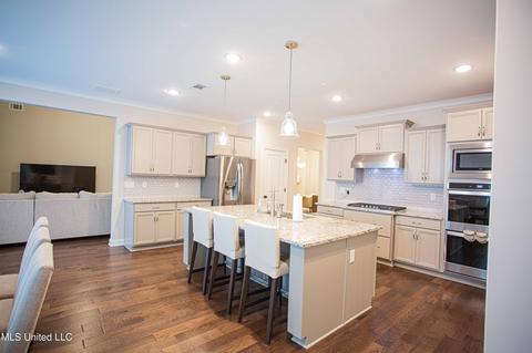 13368 Berkstone Loop, Olive Branch, MS 38654 photo 5