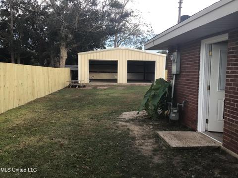 12226 Dixie Ave, Biloxi, MS 39532 photo 2