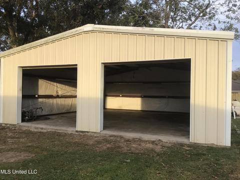 12226 Dixie Ave, Biloxi, MS 39532 photo 3