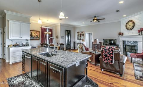 404 E Buttonwood Ln, Canton, MS 39046 photo 7