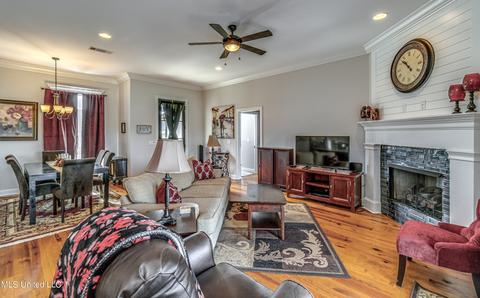 404 E Buttonwood Ln, Canton, MS 39046 photo 3