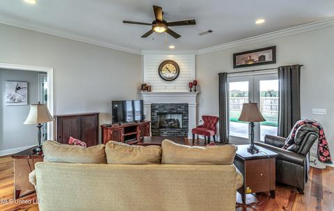 404 E Buttonwood Ln, Canton, MS 39046 photo 4