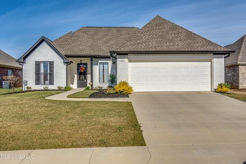 404 E Buttonwood Ln, Canton, MS 39046 photo 1
