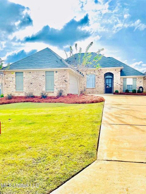 714 Sawgrass Lakes Dr, Brandon, MS 39042 photo 1