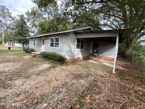 323 NE Third Ave, Magee, MS 39111 photo 3