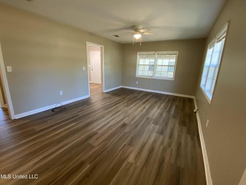 323 NE Third Ave, Magee, MS 39111 photo 6