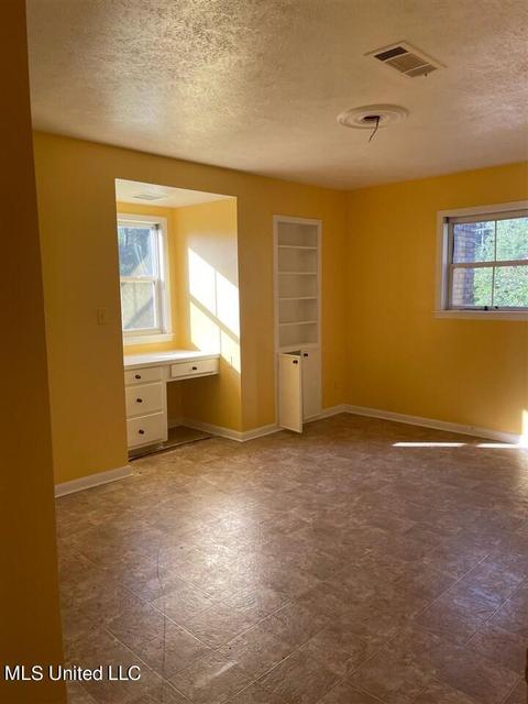 56 Woodridge Place Pl, Jackson, MS 39211 photo 6
