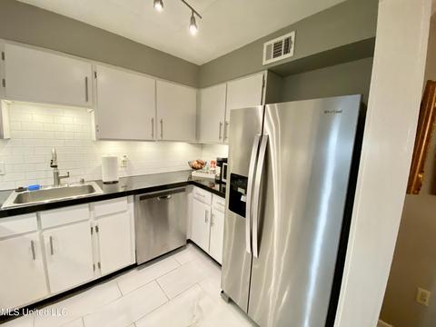 5155 Wayneland Dr #B7, Jackson, MS 39211 photo 10