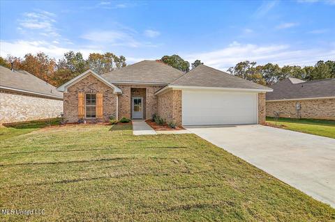 557 Silver Hill Dr, Pearl, MS 39208 photo 1