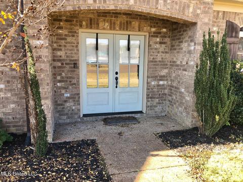 2223 Great Barrington Pl, Nesbit, MS 38651 photo 2