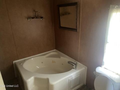 8228 E Dap Rd, Moss Point, MS 39562 photo 13