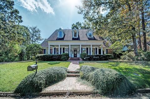 10 Oakleigh Pl, Jackson, MS 39211 photo 2