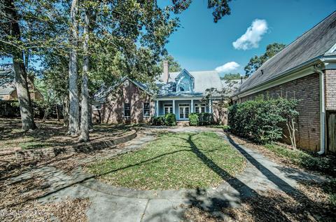 10 Oakleigh Pl, Jackson, MS 39211 photo 9