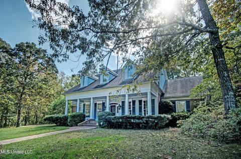 10 Oakleigh Pl, Jackson, MS 39211 photo 1