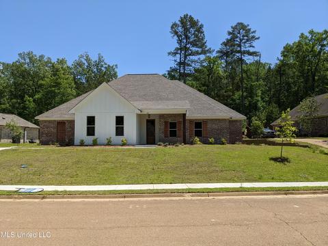 105 Arbor Rdg, Clinton, MS 39056 photo 2