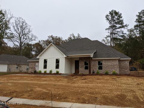 105 Arbor Rdg, Clinton, MS 39056 photo 1