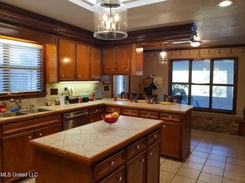 506 Dixton Dr, Brandon, MS 39047 photo 5