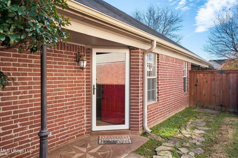 7641 E Fox Hunt Dr, Olive Branch, MS 38654 photo 2