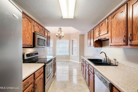 7641 E Fox Hunt Dr, Olive Branch, MS 38654 photo 7