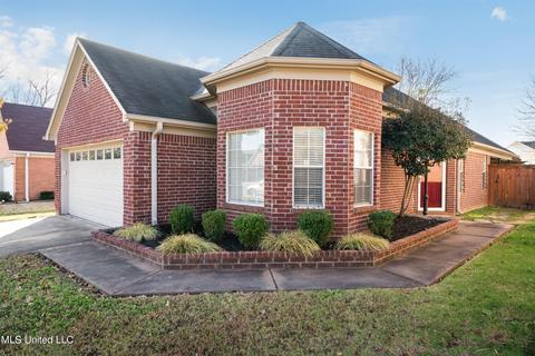 7641 E Fox Hunt Dr, Olive Branch, MS 38654 photo 1