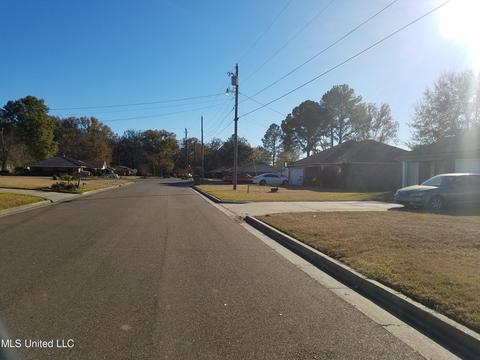 705 Wayne Dr, Canton, MS 39046 photo 9