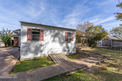 207 Chestnut Dr, Brandon, MS 39047 photo 9