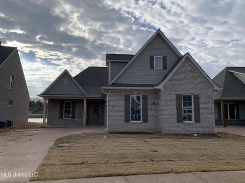 2153 E Watson Vw, Nesbit, MS 38651 photo 1