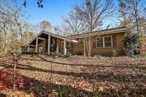 163 S Eagle Ridge Dr, Florence, MS 39073 photo 2