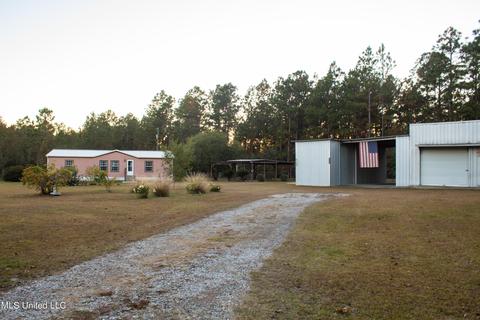 6008 Perry St, Moss Point, MS 39562 photo 2