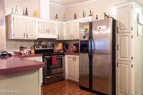 6008 Perry St, Moss Point, MS 39562 photo 10