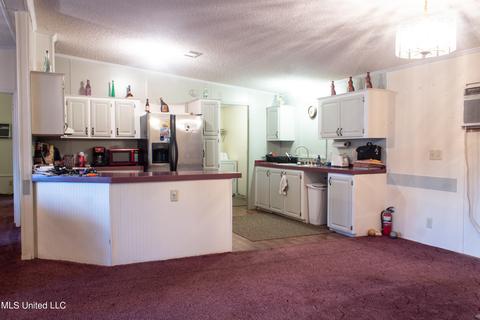 6008 Perry St, Moss Point, MS 39562 photo 8