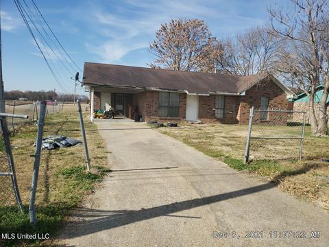 403 N Broadway St, Drew, MS 38737 photo 1