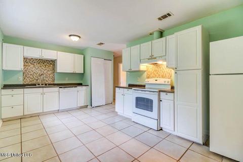 7220 Hampton Dr, Biloxi, MS 39532 photo 13