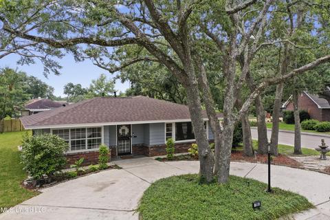 116 Richards Ave, Long Beach, MS 39560 photo 2