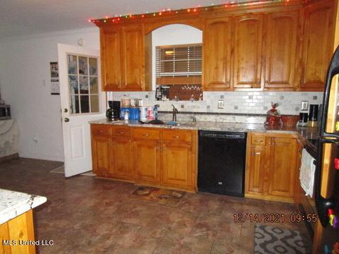 181 August Ln, Lucedale, MS 39452 photo 5