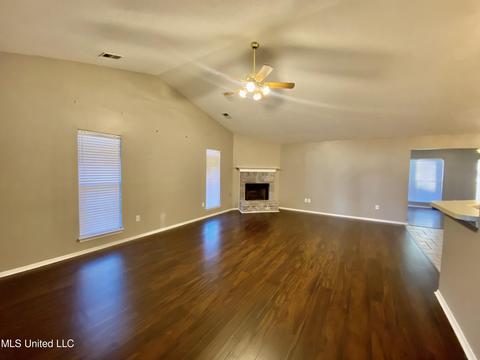 10375 Amanda Dr, Olive Branch, MS 38654 photo 5
